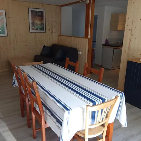 Des Landes 3*
